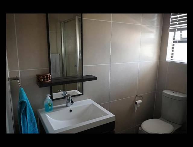 1 BEDROOM PROPERTY TO RENT IN OLIVEDALE